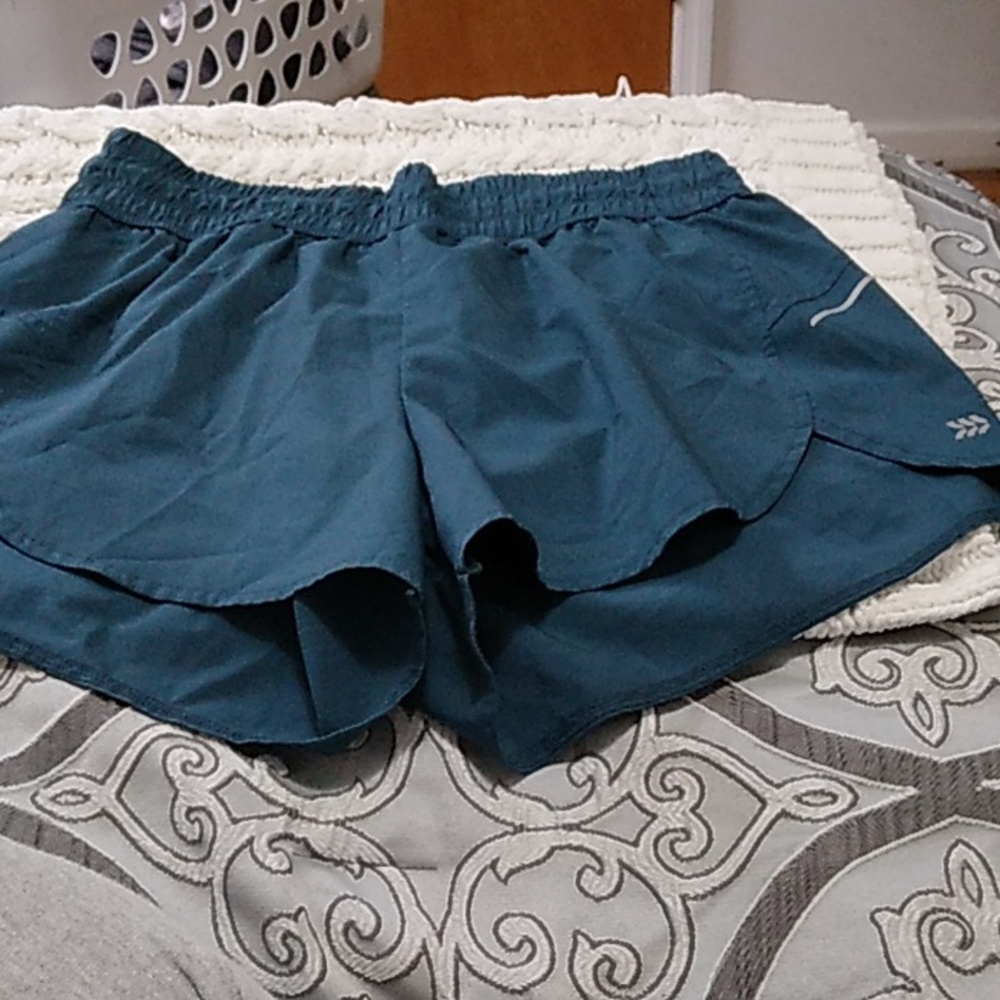 All in motion shorts